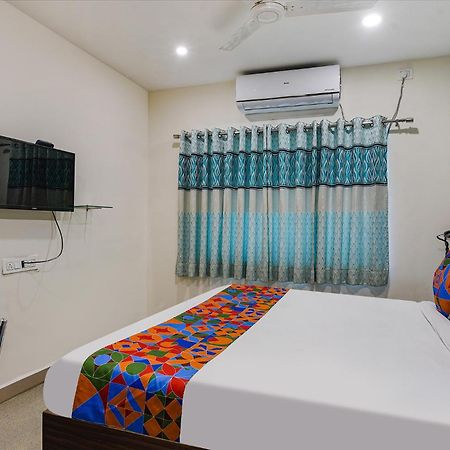 FabHotel GSR Grand Hyderabad Exterior foto